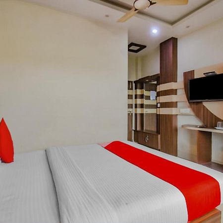 Oyo 1851 Hotel Sefali Deluxe Калькутта Экстерьер фото