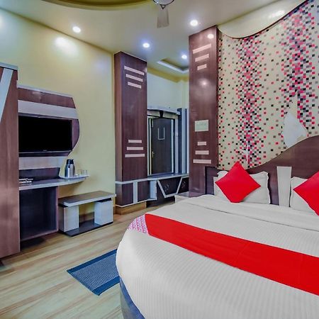 Oyo 1851 Hotel Sefali Deluxe Калькутта Экстерьер фото