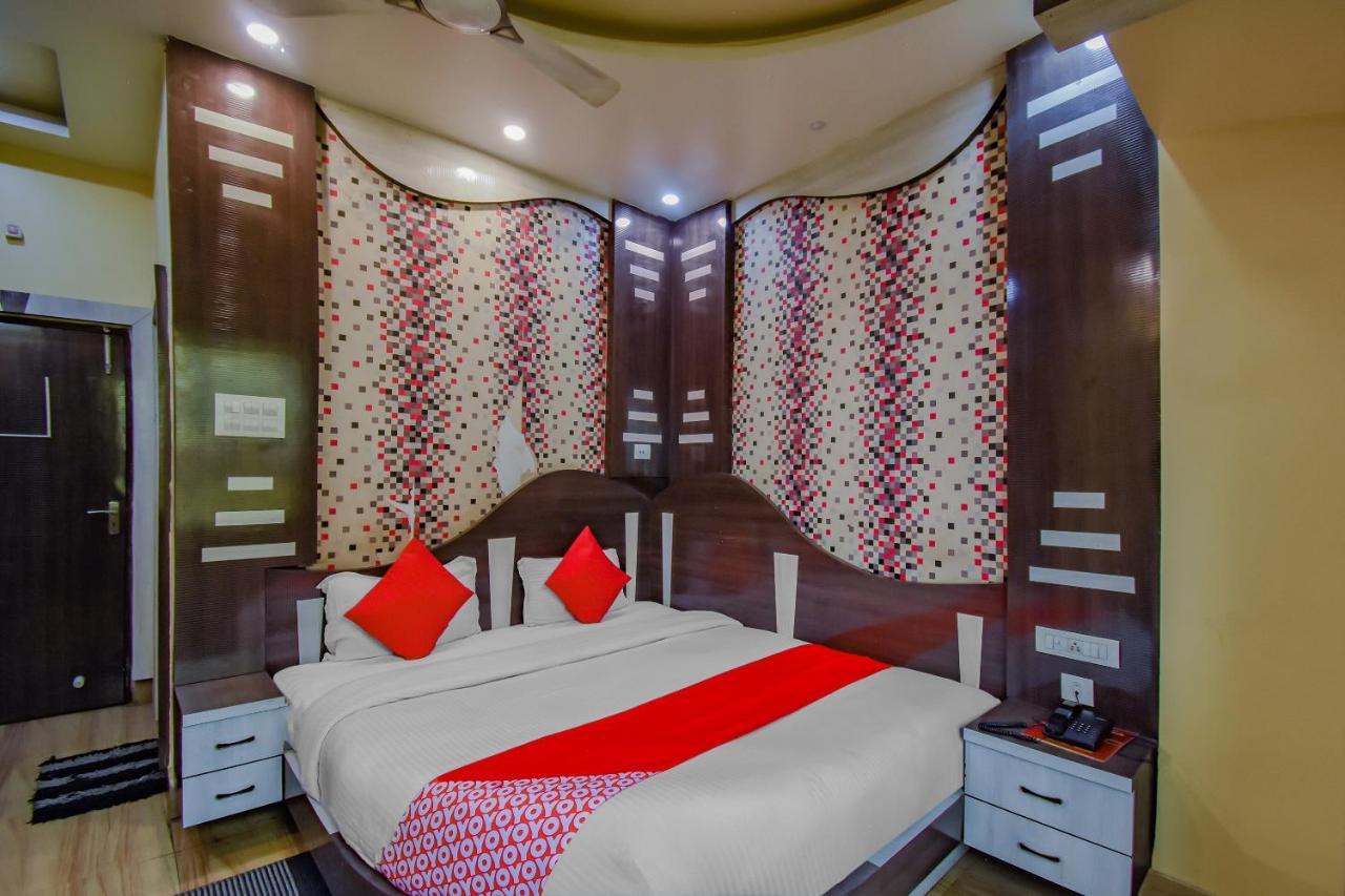 Oyo 1851 Hotel Sefali Deluxe Калькутта Экстерьер фото