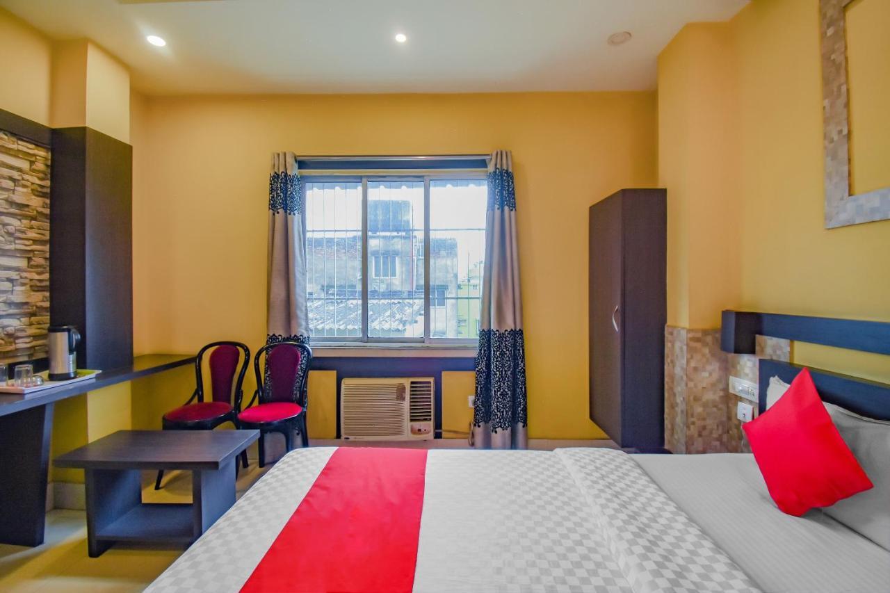 Oyo 1851 Hotel Sefali Deluxe Калькутта Экстерьер фото