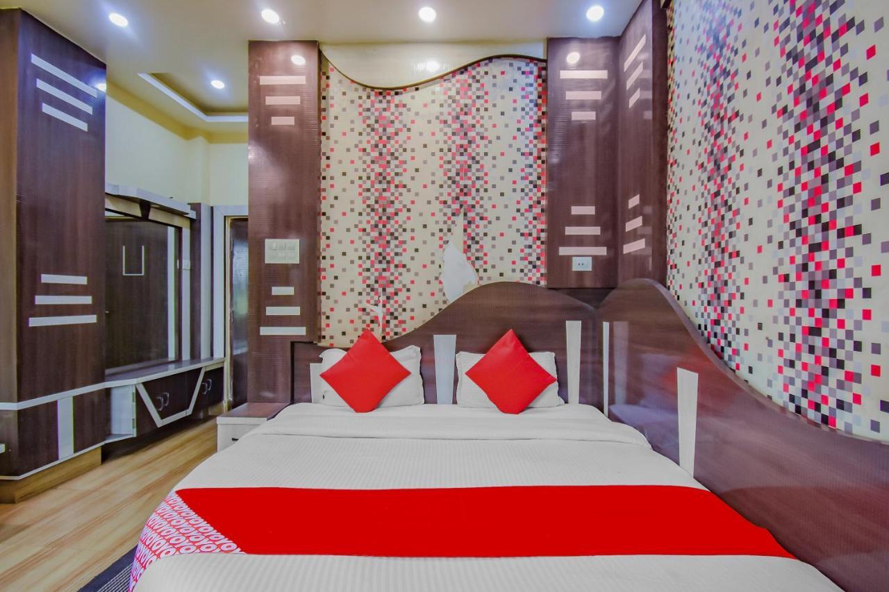 Oyo 1851 Hotel Sefali Deluxe Калькутта Экстерьер фото