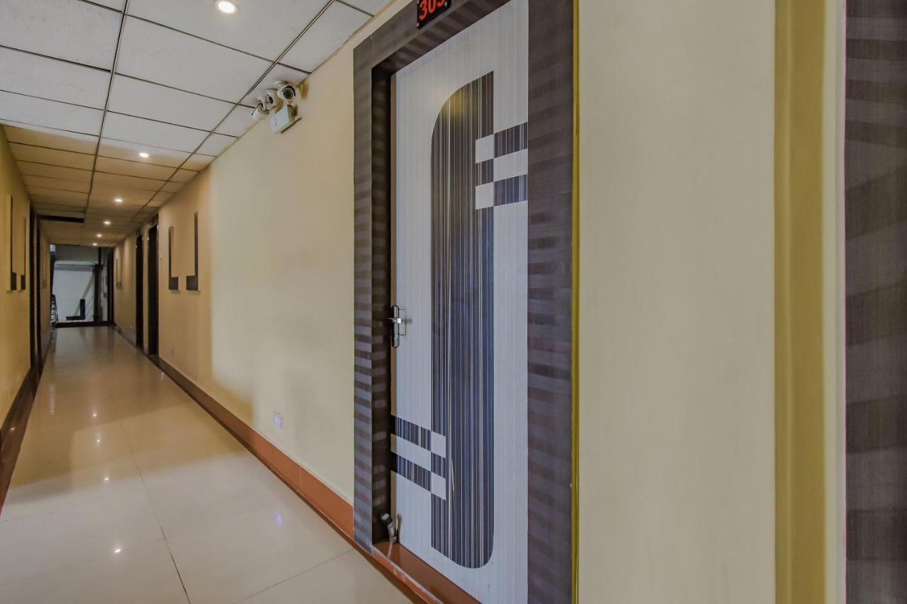 Oyo 1851 Hotel Sefali Deluxe Калькутта Экстерьер фото