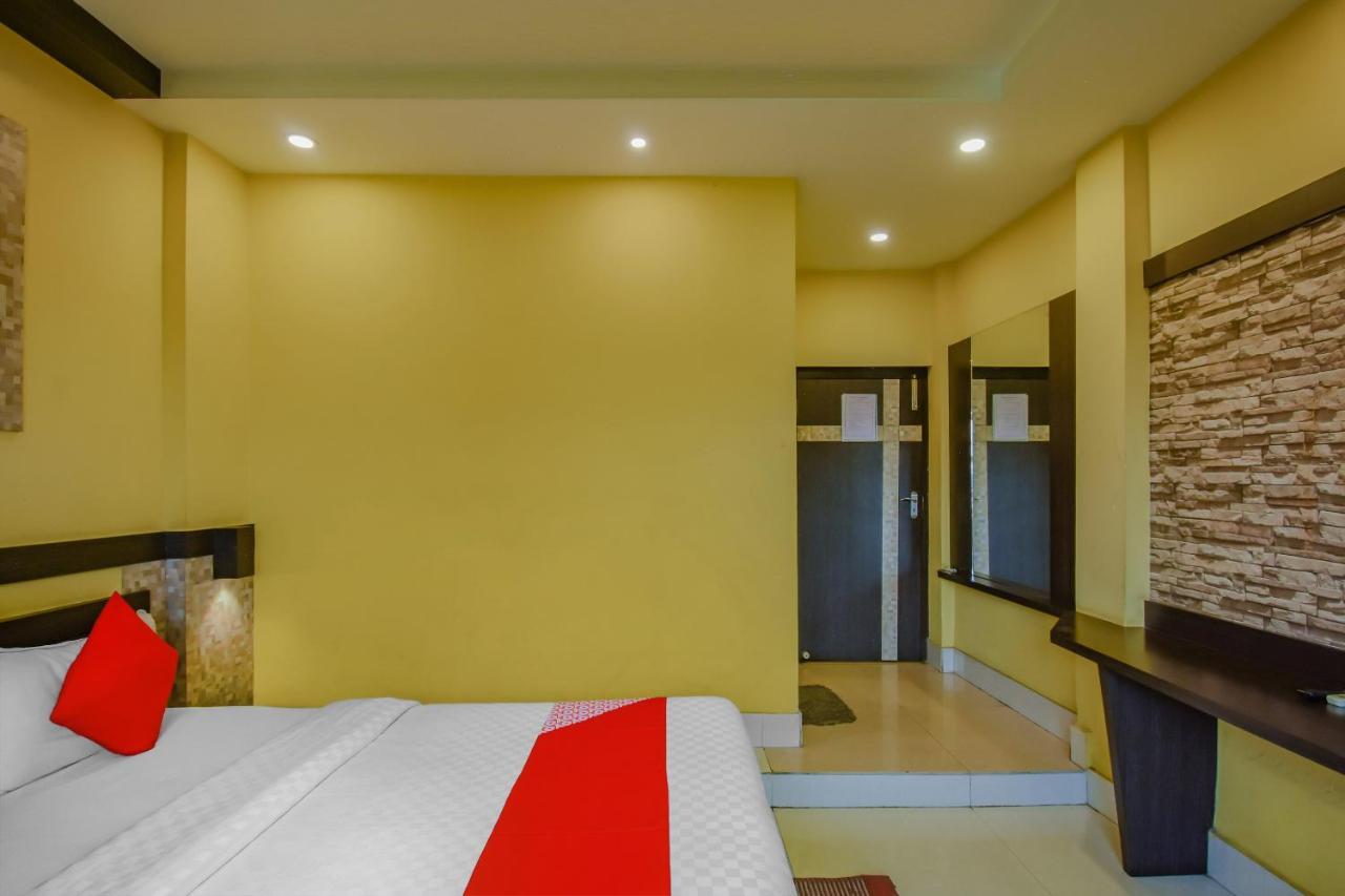 Oyo 1851 Hotel Sefali Deluxe Калькутта Экстерьер фото