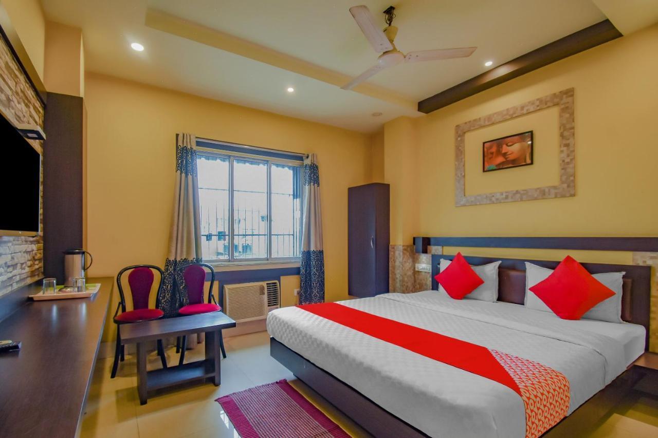 Oyo 1851 Hotel Sefali Deluxe Калькутта Экстерьер фото